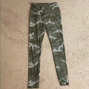 High waisted camo leggings